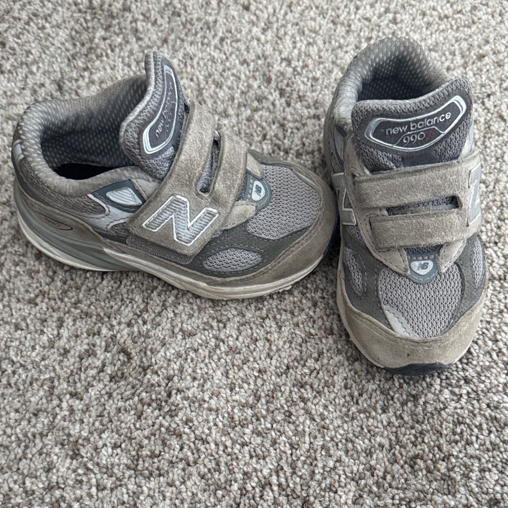 New Balance Kids' 990 Gray Sneakers- 7.5